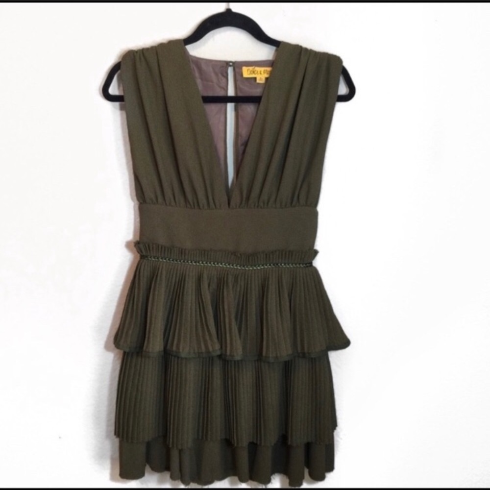 Olive green ruffle tiered dress - Picture 6 of 7